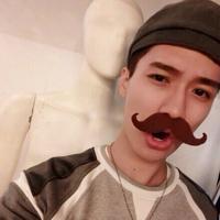 最怕深交后的陌生 温柔后的冷漠 我边走边擦泪回头看你