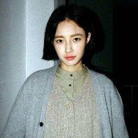有些东西只适合藏在心里任它销声匿 真羡慕你们年纪轻轻就
