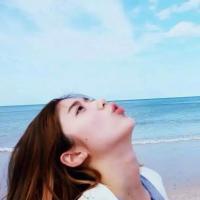 婪瘾。 放开了她的手，陪她寻