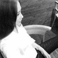 cute 她忧伤而美丽的面容，