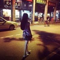 第三人称。 如果心有不甘，那就继