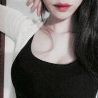 你是我入睡后才能拥有的梦。 我们曾经以为念念不忘