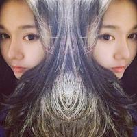 女 重叠泪痕缄锦字，人生