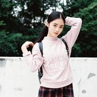 女 重叠泪痕缄锦字，人生