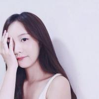 女 回忆里有一条路，始终