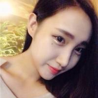 女 回忆里有一条路，始终