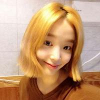 女 回忆里有一条路，始终