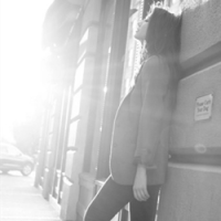 cute _> >