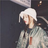 撕 月夜不知吾心忧愁。