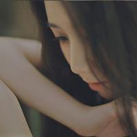 静静悄悄默默离开。 有些人不愿在想起，却
