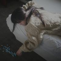 撕。女神在看^_^ 有时，谎言只是一种保