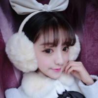 女大学生 总是太容易相信别人，