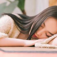 撕/邱惠圆。 你那同情似的爱情。老