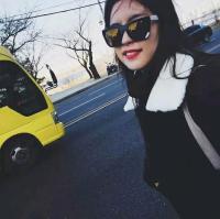 芯漾 只因为在人群中~多看