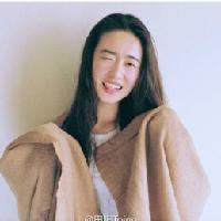 打湿鞋子 把抽进肺部里的烟雾，