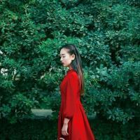 打湿鞋子 把抽进肺部里的烟雾，