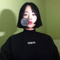 桌上一株株排列整齐的