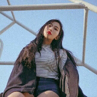像中枪一样 不在课堂上沉睡，就在