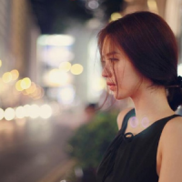 朋友都劝我 将你遗忘 他们是不是 从不曾彷 萍水相逢我把你当人看