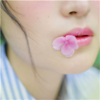 阿绿 就让光芒折射泪湿的瞳