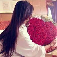 玖梦安：捧花女。 一闪一闪亮晶晶,唱的