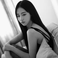 女孩の 如今我们所有的遗憾和