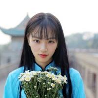 武大校花 【黄灿灿】 这样想，一个人承受的