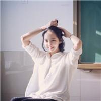 何必把怀念弄的比经过还长 蹦个迪一群人围住你