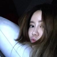 都一样受了伤 好像要陌生了对方 你所经历的 一定不会