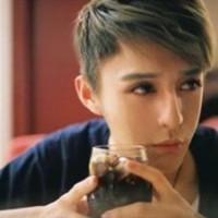 欧美男头像。圣言。 真正的女汉子是敢踢男