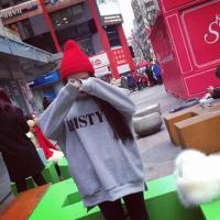 别忘了自己本质是个爱笑的人. People hav