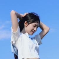 一句再见. 一生落魄，最爱自己。