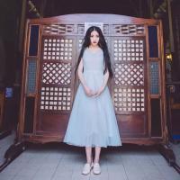 囚禁在闷热里，嗅到了