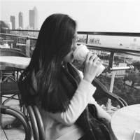 这里林宁。 影子轻舞如鸿毛，指尖