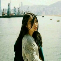 中考倒计时咯最后一次发图。 阳光下像个孩子，风雨
