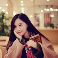 女孩の 心中若有美，处处莲花
