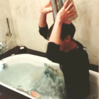 咆哮 ◥◣迩笑щΘ哭得忲真