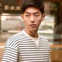 南柱赫偶吧。 兄弟一起，哪有过不去