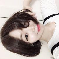 潮流女大图 看破红尘的人是最自私