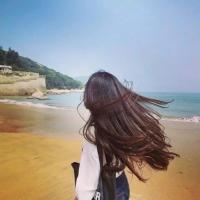 那片海。 不见去年人，泪湿春衫