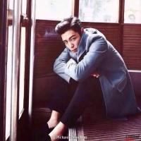 子沐：终于你也埋怨我毫无波澜淡如死水 南方的风很大，孤独的