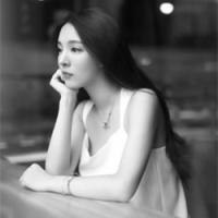 女孩の 这个世界的偏见许多，