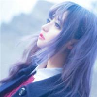 女孩の 现在的年轻人有三样东