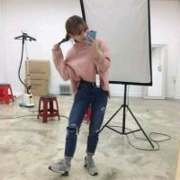人来车往我在你身后张望多久都无妨. 我从小就爱吃醋，长大
