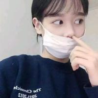 人来车往我在你身后张望多久都无妨. 我从小就爱吃醋，长大