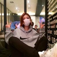 再遇见时我会打扮的漂亮笑得落落大方. 努力吧，等你优秀了，