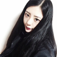 女孩の 对待不同的人有不同的