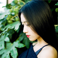 小时候总喜欢热闹，现