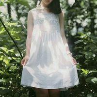 顾妍の 结婚证和卫生许可证的