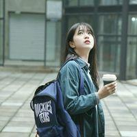 顾妍の 结婚证和卫生许可证的